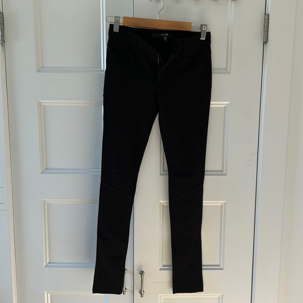 Joe’s black legging pants